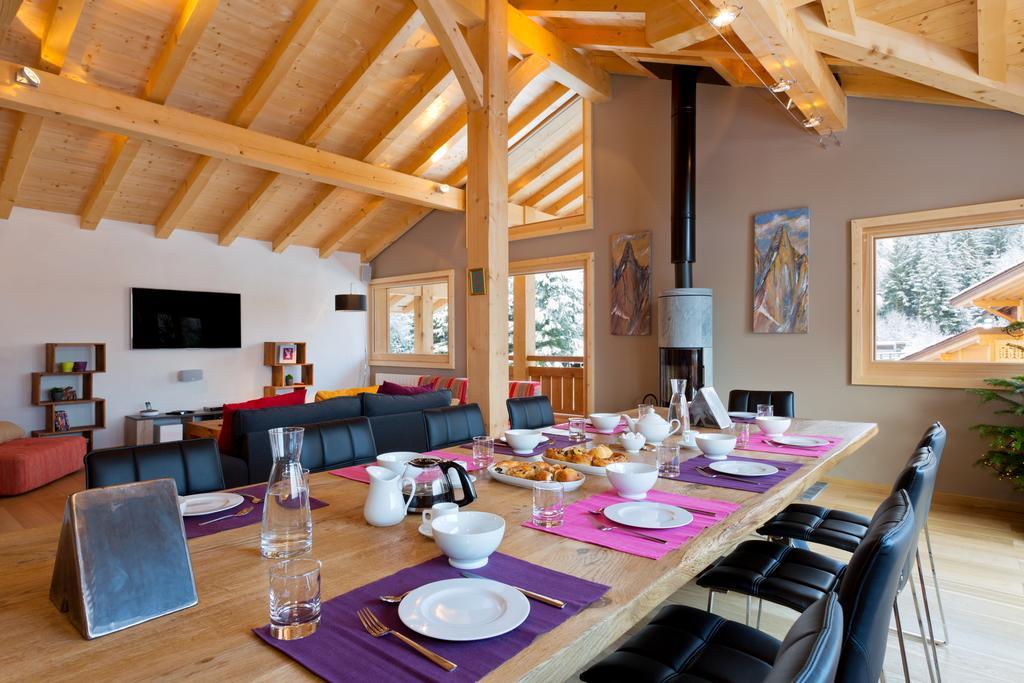 Chalet Isabelle Mountain Lodge 5 Star 5 Bedroom En Suite Sauna Jacuzzi Chamonix Zimmer foto